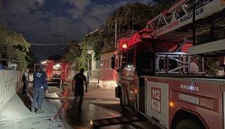 Mangaldan &ccedil;ıkan yangın evin &ccedil;atısını k&uuml;le &ccedil;evirdi