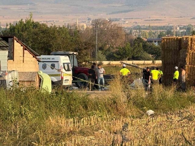 Traktörün altında kalan 4 yaşındaki çocuk hayatını kaybetti 1