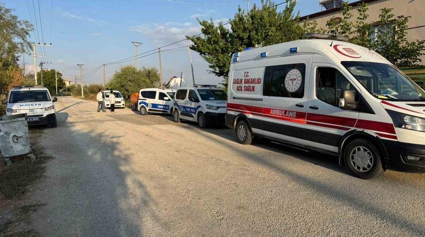 Trakt&ouml;r&uuml;n altında kalan 4 yaşındaki &ccedil;ocuk hayatını kaybetti
