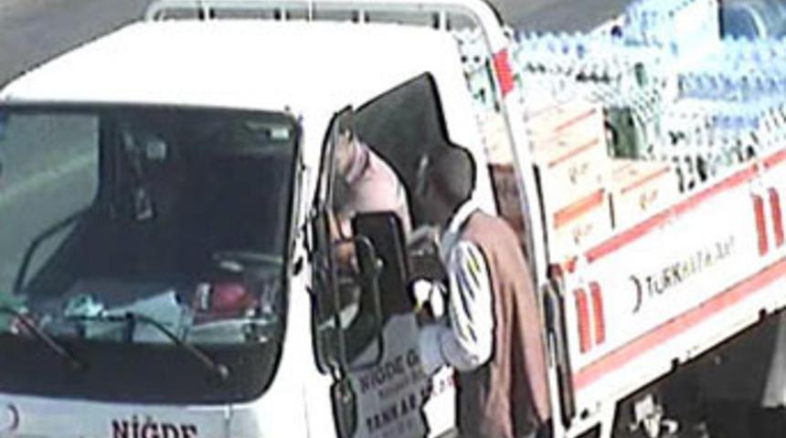 Mobeseye yakalanınca foyası ortaya &ccedil;ıktı