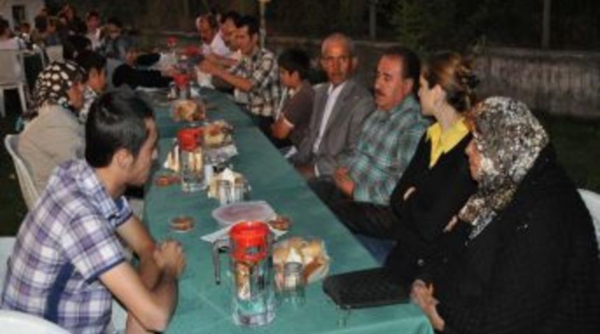 Elmadağ'da şehit aileleri iftarda buluştu