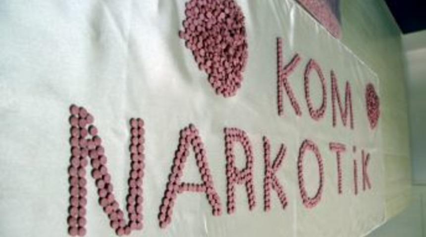 İzmir'de uyuşturucu hap operasyonu