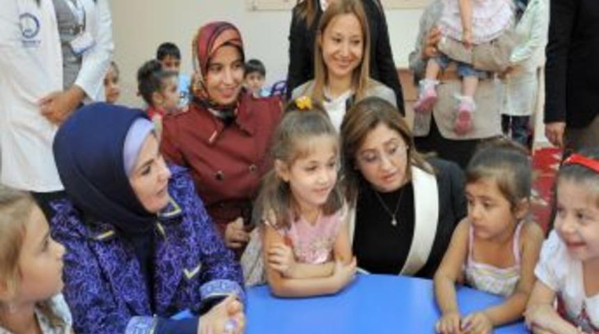 Emine Erdoğan, Gaziantep el işlerine hayran kaldı