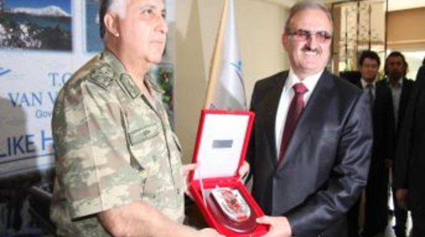 Genelkurmay Başkanı &Ouml;zel ve komutanlar Van'dan ayrıldı