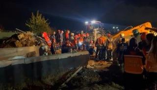B&uuml;y&uuml;k&ccedil;ekmece&rsquo;deki g&ouml;&ccedil;&uuml;kten acı haber: İş&ccedil;ilerden biri yaşamını yitirdi