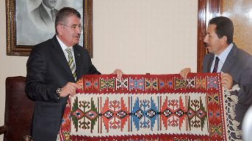 Bakan Şahin: 'Hadi gel k&ouml;y&uuml;m&uuml;ze geri d&ouml;nelim' s&ouml;z&uuml; ger&ccedil;ek oldu