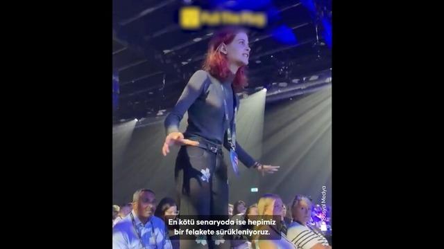 Yapay zeka etkinliğinde dikkat çeken protesto! 🤖