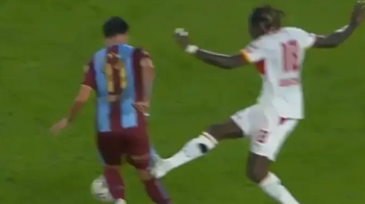 Trabzonspor-Galatasaray maçının hakemi için olay yorum! "Ayağı kırılacaktı, kırmızıyı atladı" 6