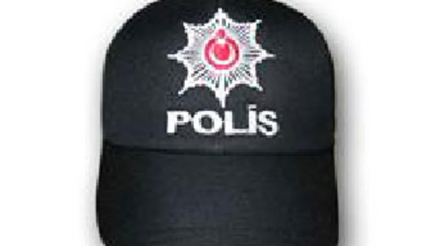 Van'da polis memuru ka&ccedil;ırıldı