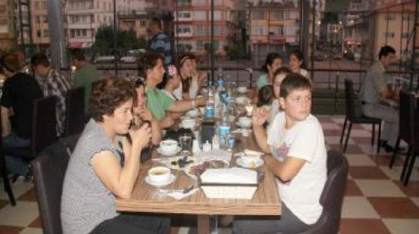 G&ouml;rele Belediyesi personel ve ailelerine iftar yemeği verdi