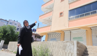 Yıllarca biber temizleyerek biriktirdi! 20 yıllık ev hayali yarıda kaldı