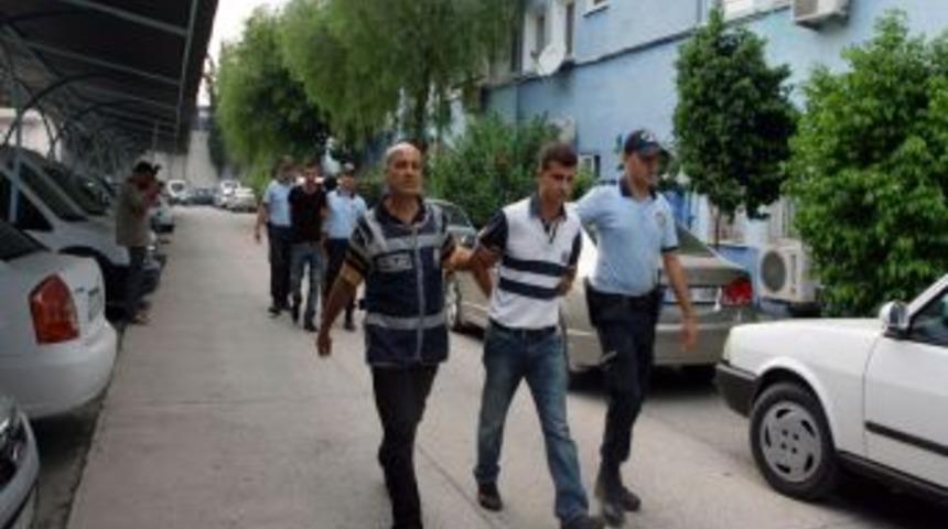 K&uuml;&ccedil;&uuml;k yaştaki kıza tecav&uuml;zden g&ouml;zaltına alınan 11 kişi tutuklandı