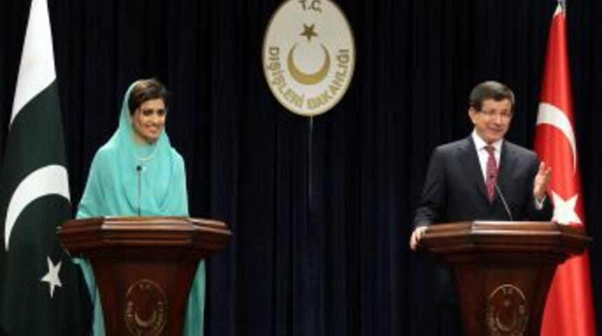 Dışişleri Bakanı Davutoğlu: Suriye sınırında herhangi bir operasyon yok