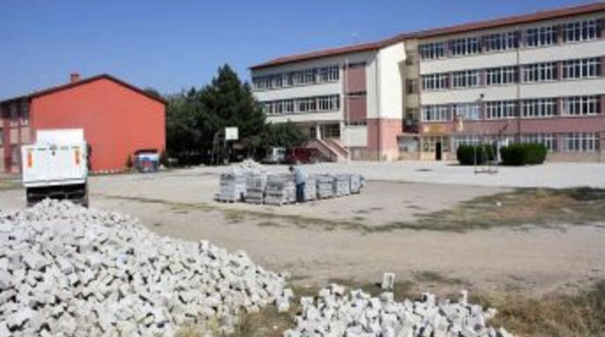 Şuhut Belediyesi'nden eğitime destek