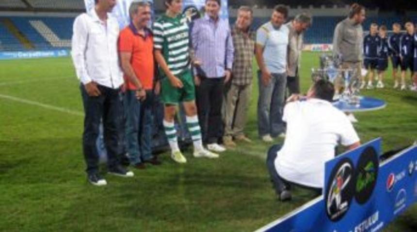 Bursaspor U15 Takımı, Cupa Stelelor Estului&rsquo;de şampiyon oldu