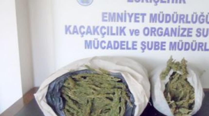 Eskişehir ve Antalya'da uyuşturucu operasyonu: 20 kilogram esrar ele geçirildi