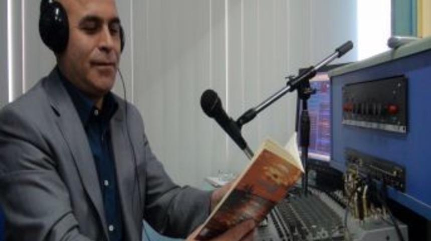 G&ouml;rme engellilere m&uuml;zik ve şiir dinletisi