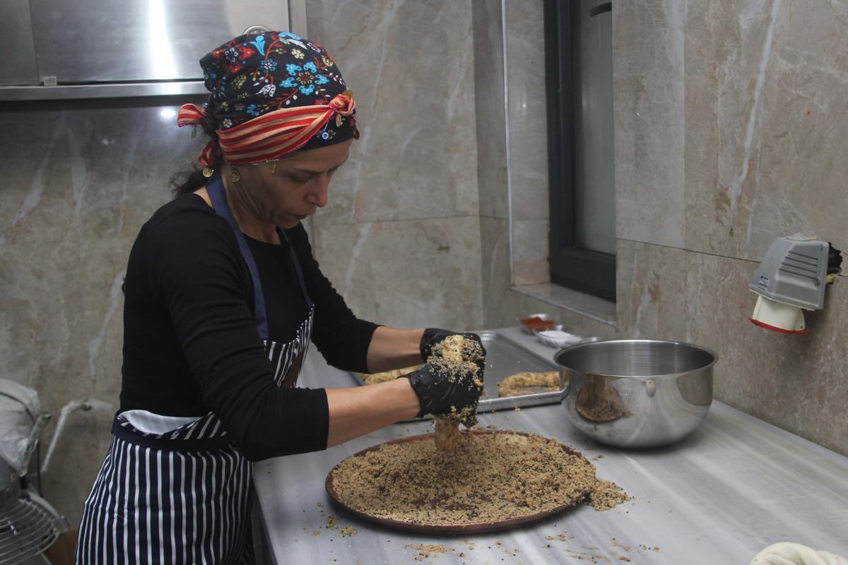 Ezber bozan lezzet: Hamsili simit! Balığı hiç böyle yemediniz 4