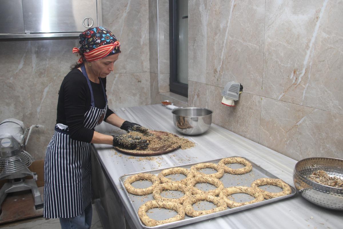 Ezber bozan lezzet: Hamsili simit! Balığı hiç böyle yemediniz 5