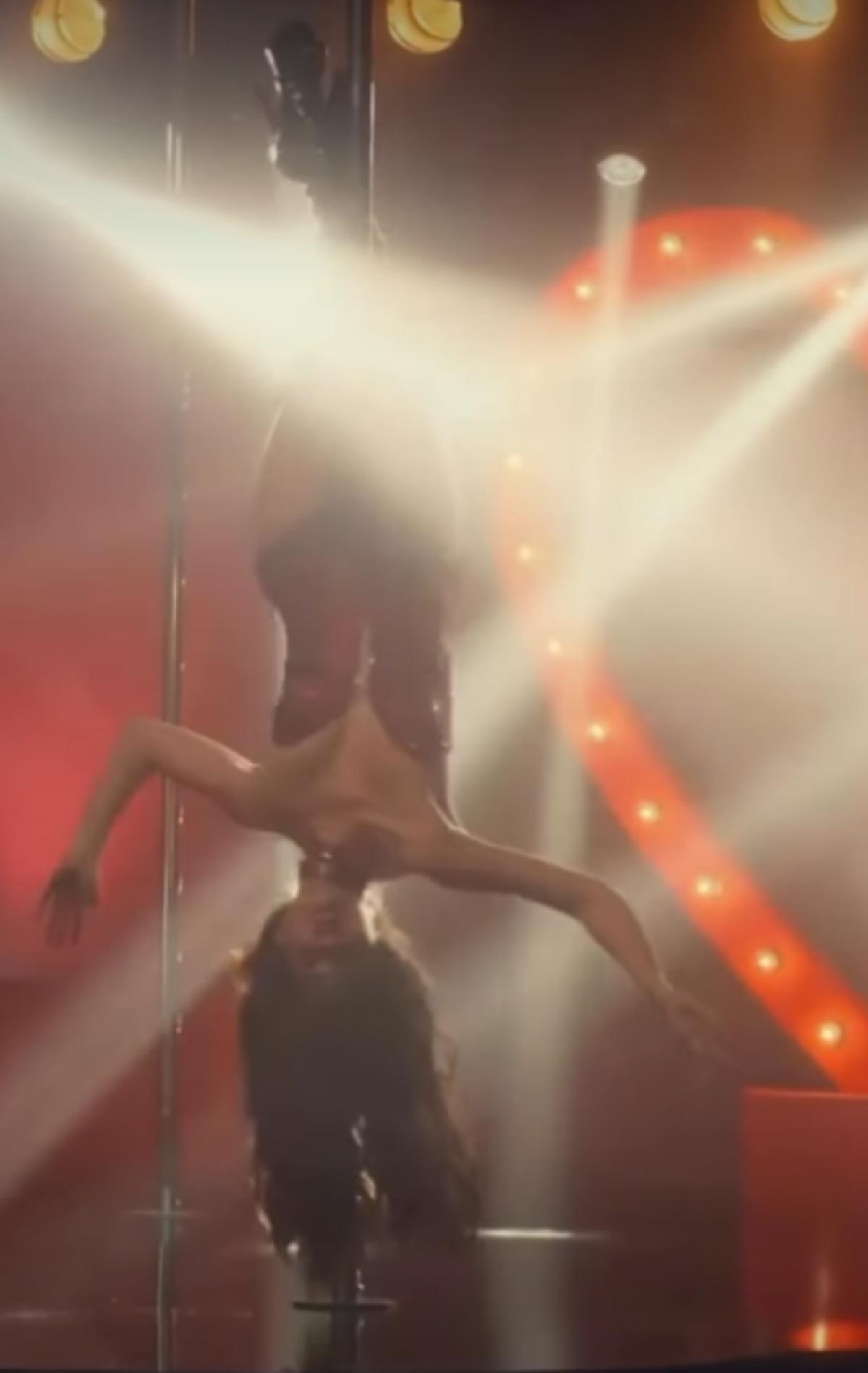 Tuba Büyüküstün ün Sultana daki direk dansı olay oldu! 1