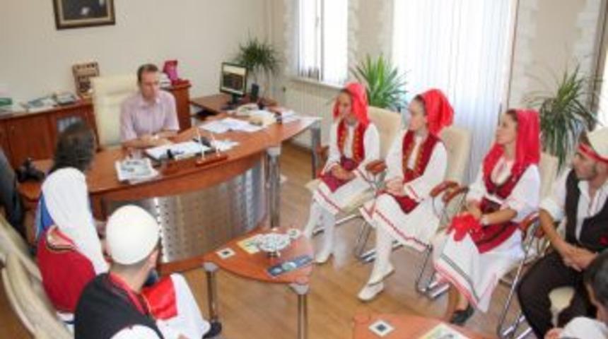 Balkan Festivali renkli g&ouml;r&uuml;nt&uuml;lere sahne oldu