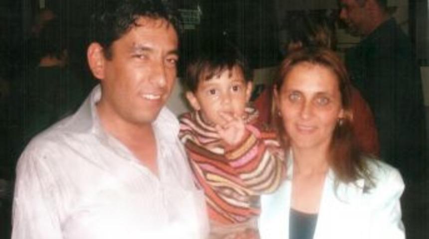 Korsanlar tarafından ka&ccedil;ırılan eşini g&ouml;rmek istiyor