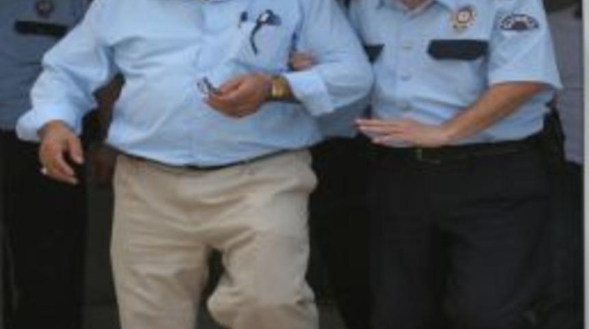 BDP'nin sivil itaatsizlik imamı, ka&ccedil;ak sigaralarla yakalandı