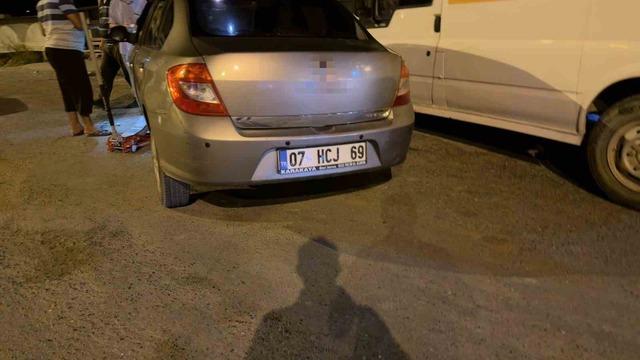 Antalya’da panelvan kontrolden çıktı: 1 yaralı 3