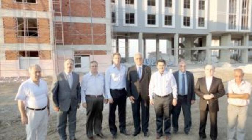 İşadamı Recep Tanrıverdi&rsquo;den Başarı &Uuml;niversitesi&rsquo;ne &ouml;vg&uuml;