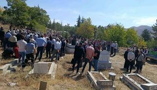 Malatya&rsquo;da kazada hayatını kaybeden sağlık &ccedil;alışanı gen&ccedil; son yolculuğuna uğurlandı