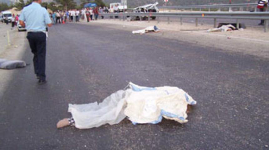 Tanker dehşeti: 3 &ouml;l&uuml;, 5 yaralı