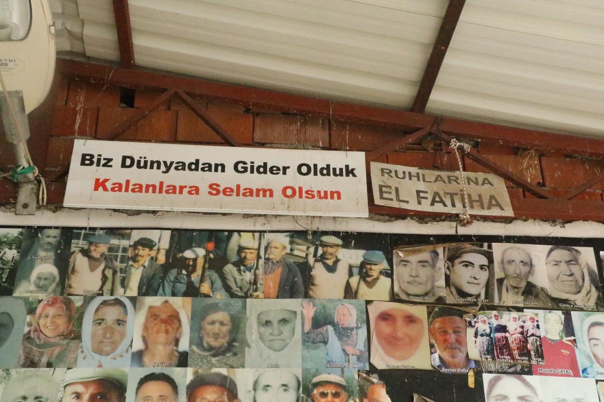 Köy meydanında mezarlık gibi duvar! Bakan "Allah rahmet eylesin" diyor 3