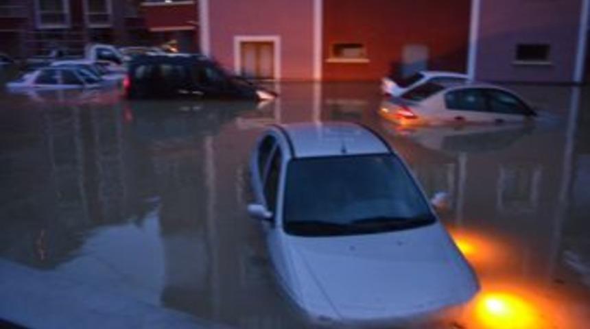 &Ccedil;ankırı'da şiddetli yağış gece boyunca devam etti