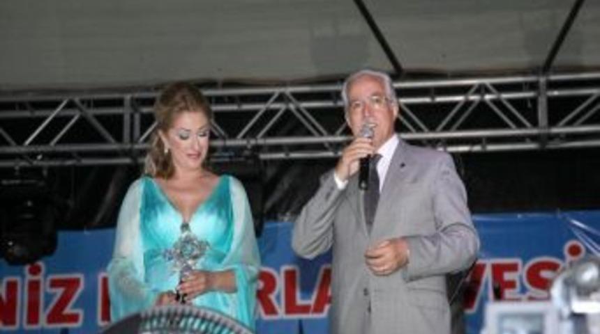 Muazzez Ersoy Adanalıları coşturdu