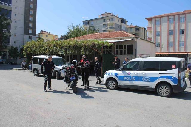 Kıraathane &ccedil;alışanı husumetlisini t&uuml;fekle vurdu 3