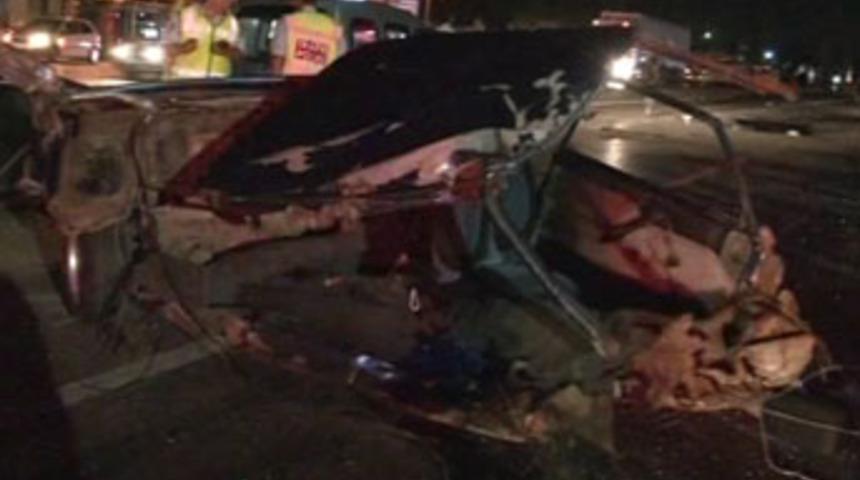 D 100 karayolu kana bulandı: 3 &ouml;l&uuml;, 5 yaralı