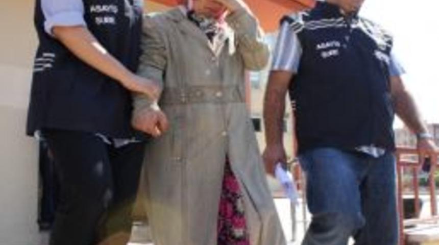 &Ccedil;aldığı altınlardan bozduramadıklarını &ccedil;&ouml;pe atmış