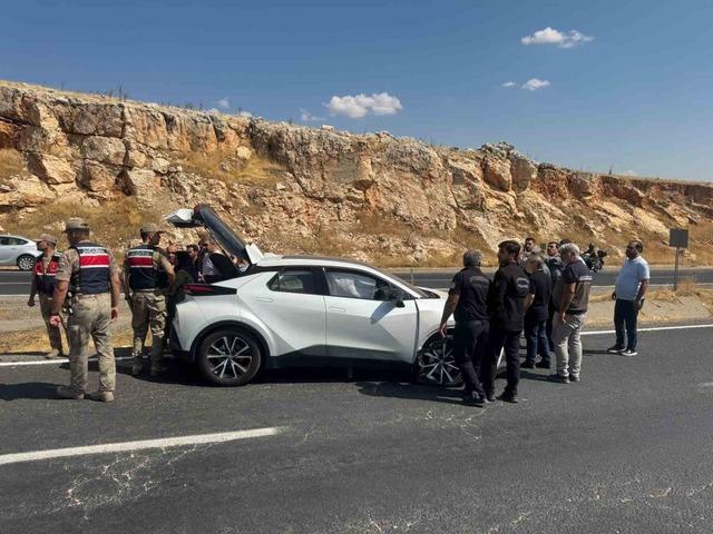 Diyarbakır’da otomobil ile traktör çarpıştı: 4 yaralı 2