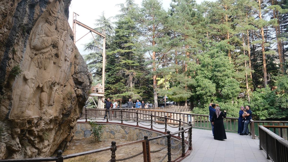 Bu su için kilometrelerce yol gidiyorlar: 2 dakika duramıyorlar! 4