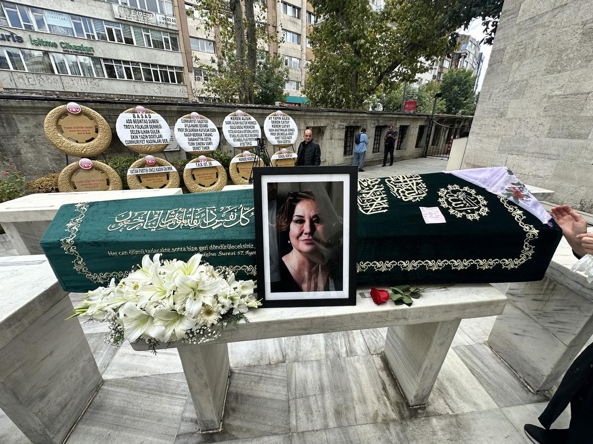 Gülsen Tuncer e veda! Halil Ergün gözyaşlarını tutamadı 4
