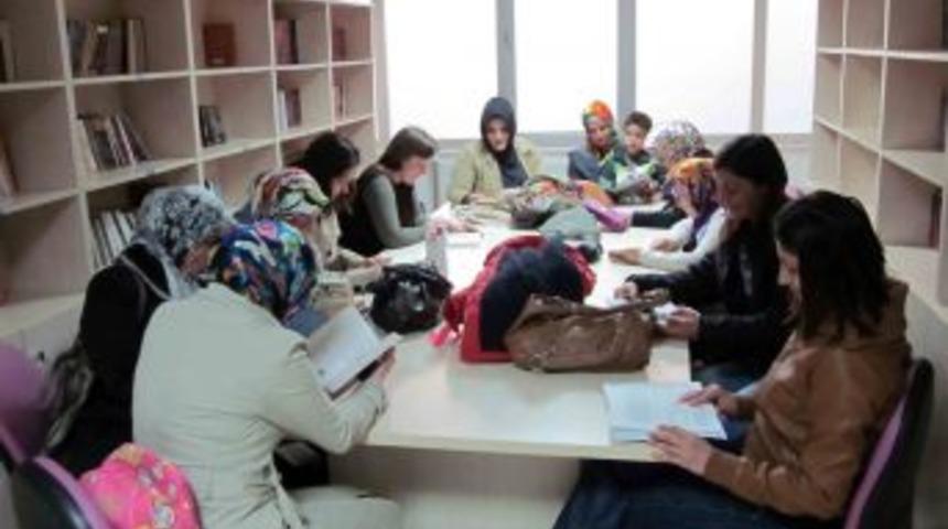 Bilgi Evleri'nden &uuml;niversiteye gitmek istiyorlar