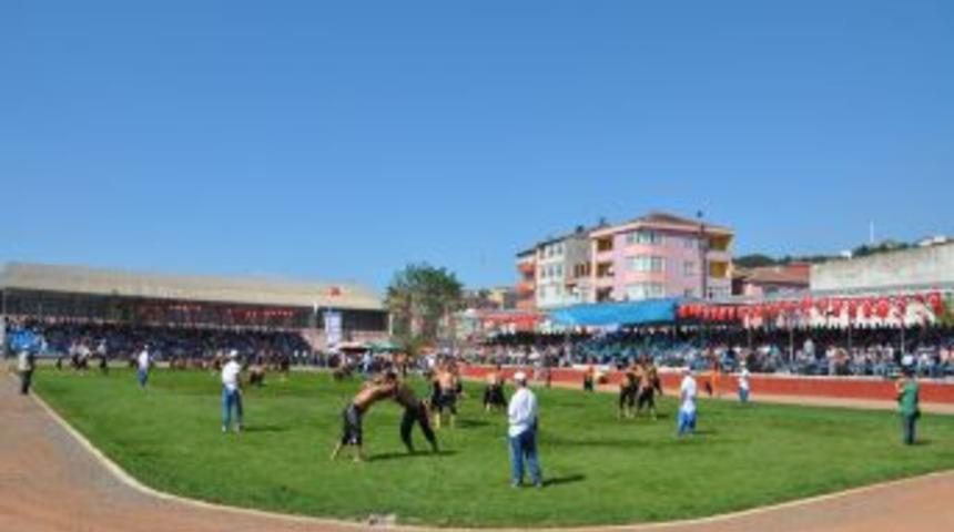 Alaplı’da başpehlivanlığı Osman Aynur kazandı