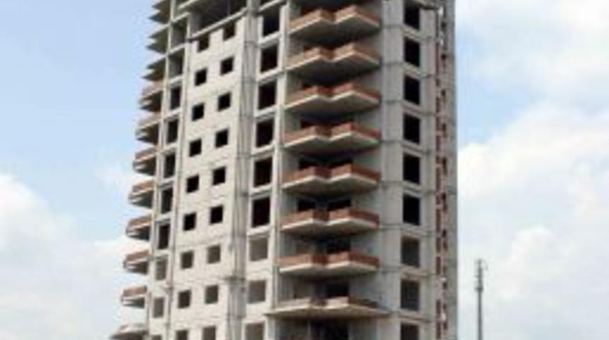 Y&uuml;k asans&ouml;r&uuml;ndeki ekmeği almak isterken 10. kattan d&uuml;şt&uuml;