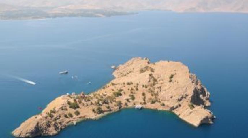 Akdamar&rsquo;daki ayin tamamlandı