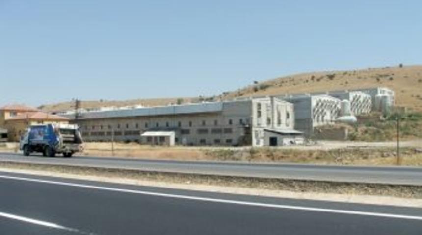 Sandıklı&rsquo;da tavuk &ccedil;iftlikleri &ccedil;evreyi rahatsız ediyor