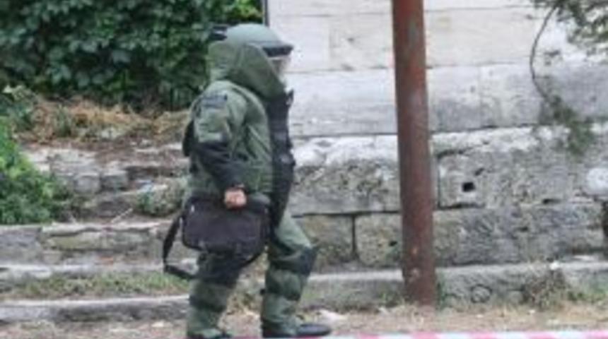 Başbakan&rsquo;ın Cuma namazı kıldığı camide ş&uuml;pheli &ccedil;anta paniği