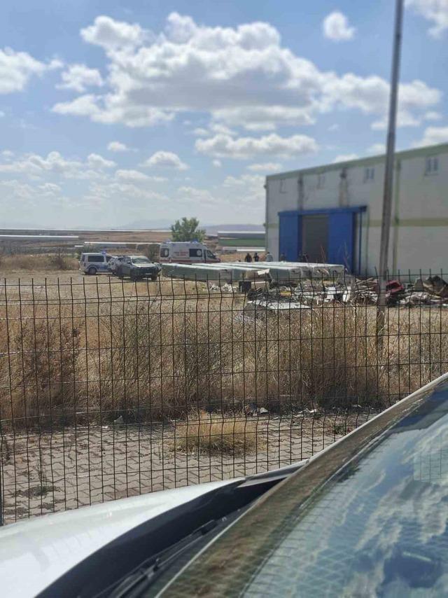 &Ccedil;atı tamiri sırasında d&uuml;şen kişi hayatını kaybetti 1