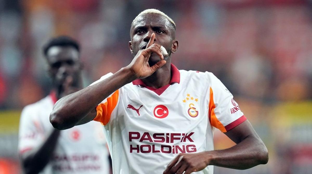 Galatasaray a Osimhen için beklenen açıklama geldi! 3