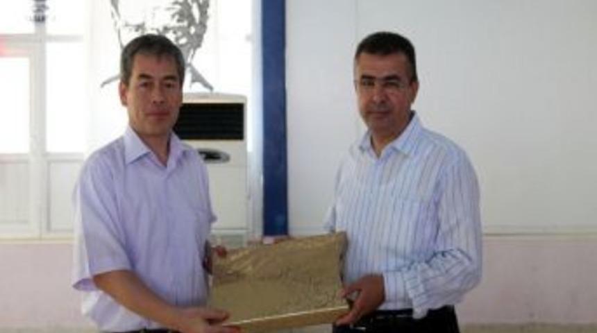 Vali Lekesiz&rsquo;den Corav ve Başıb&uuml;y&uuml;k&rsquo;e veda yemeği