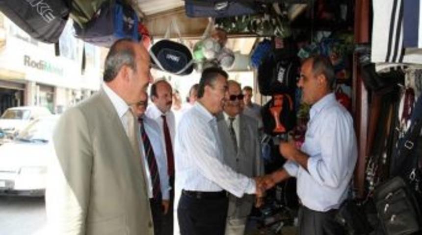 Vali Lekesiz, Kırıkhan esnafının sorunlarını dinledi